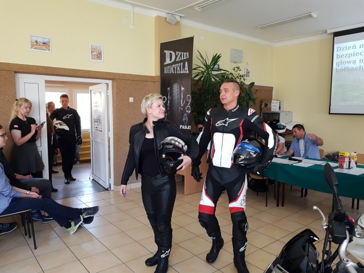 Konkurs motocyklowy dla mlodziz zy w Zdunskiej Woli 01
