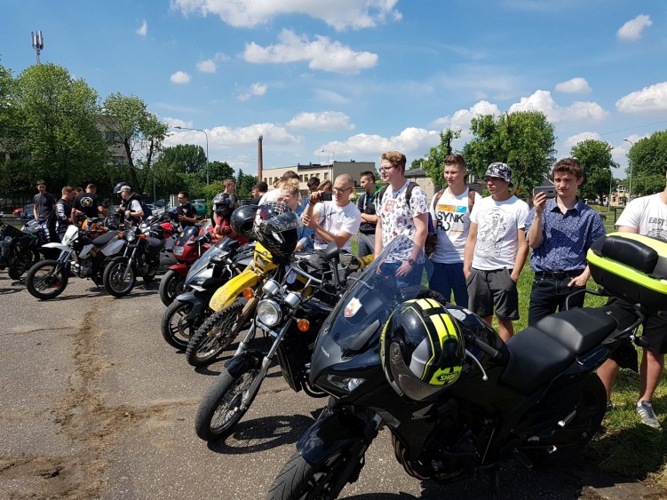 Konkurs motocyklowy dla mlodziz zy w Zdunskiej Woli 07
