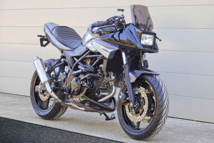 SV650X TANTO SIDE FRONT WIDE WEB