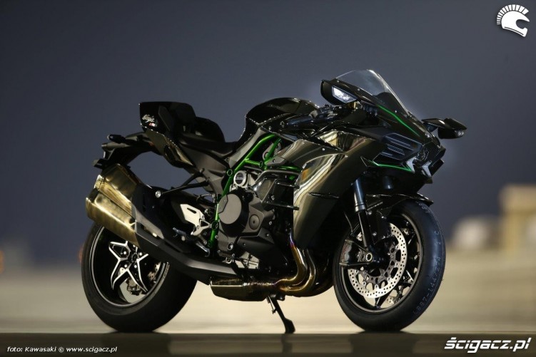 Kawasaki Ninja H2 R 2015 uliczny