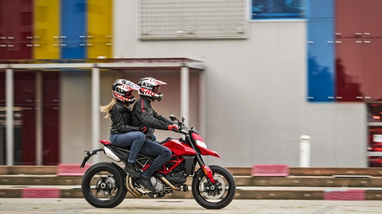 Ducati Hypermotard 950 2019 01