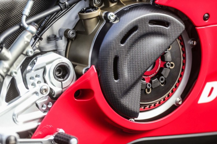 Ducati Panigale V4 R STM dry clutch 01