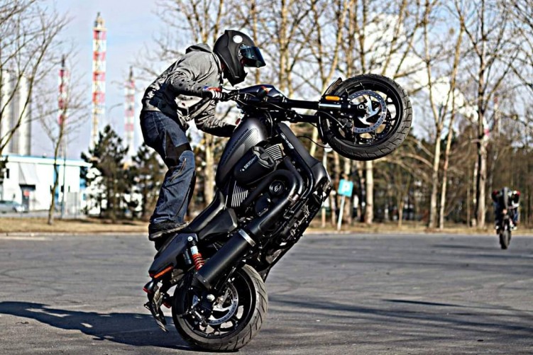 Maciej DOP Harley Davidson Stunt 10