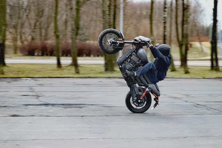 Maciej DOP Harley Davidson Stunt 11