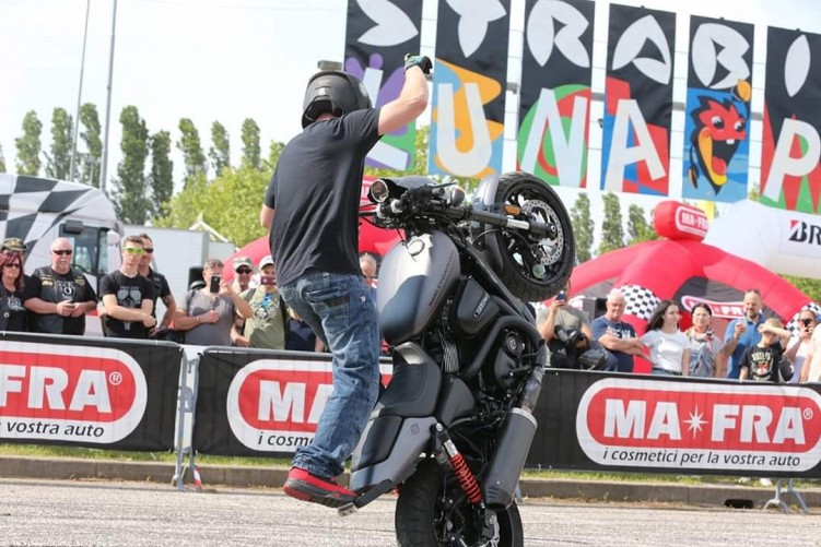 Maciej DOP Harley Davidson Stunt 25