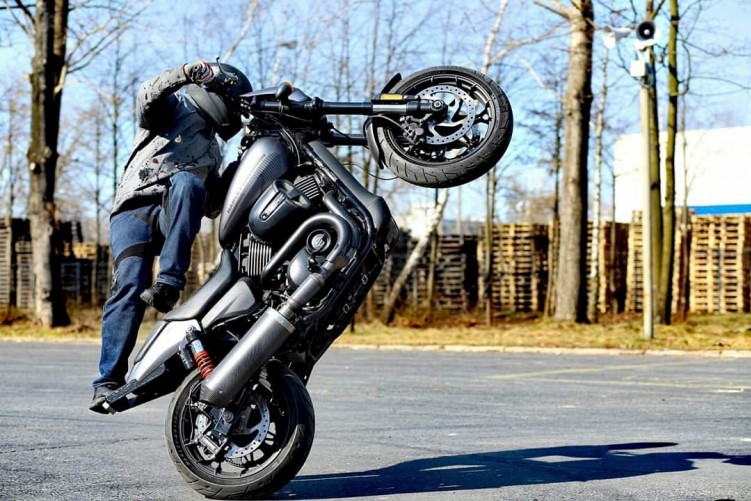 Maciej DOP Harley Davidson Stunt 31