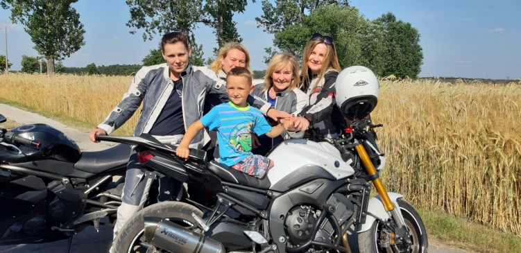 lodzkie motocyklistki kolejny raz pomagaja dzieciom 02