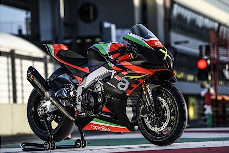 aprilia rsv4 x ready for delivery only 10 people in the world to get them 3
