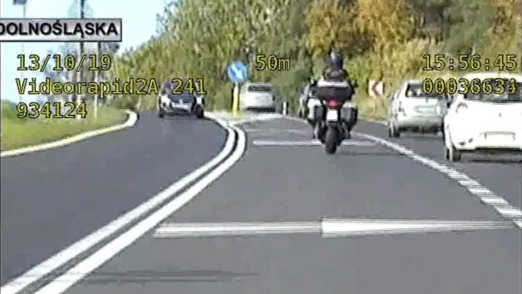speed kontra motocyklista