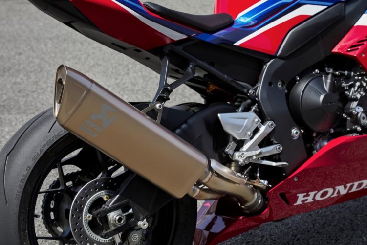 2020 Honda CBR1000RR R akrapovi