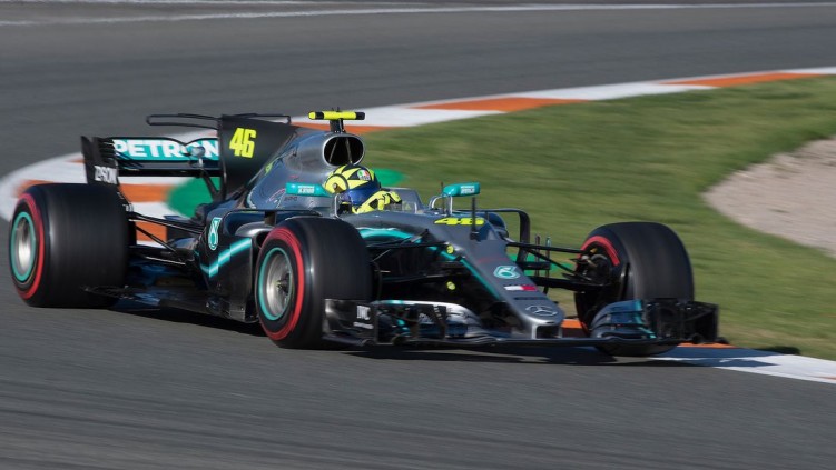 Lewis Hamilton Valentino Rossi Fahrzeugtausch 2019 169FullWidth 3f16024b 1655927
