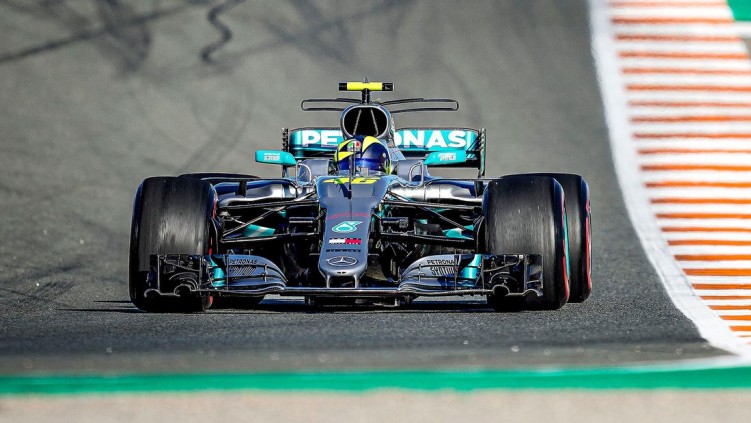 Lewis Hamilton Valentino Rossi Fahrzeugtausch 2019 169FullWidth 89323f0a 1655933