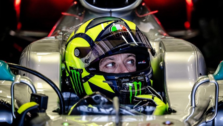 Lewis Hamilton Valentino Rossi Fahrzeugtausch 2019 169FullWidth 951931a1 1655913