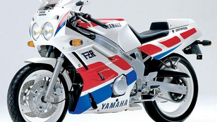 Yamaha FZR600R 2