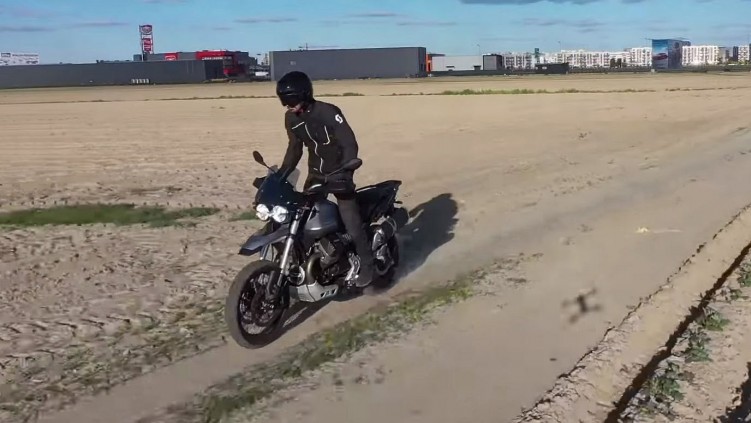 Moto Guzzi V85 TT offroad
