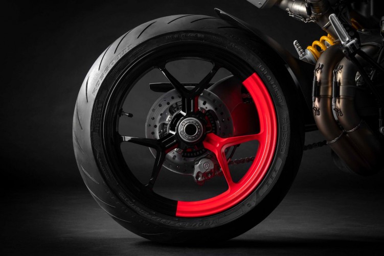 Ducati Hypermotard950 RVE 05