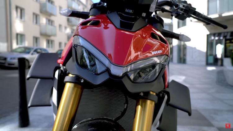 Ducati Streetfighter V4S reflektor