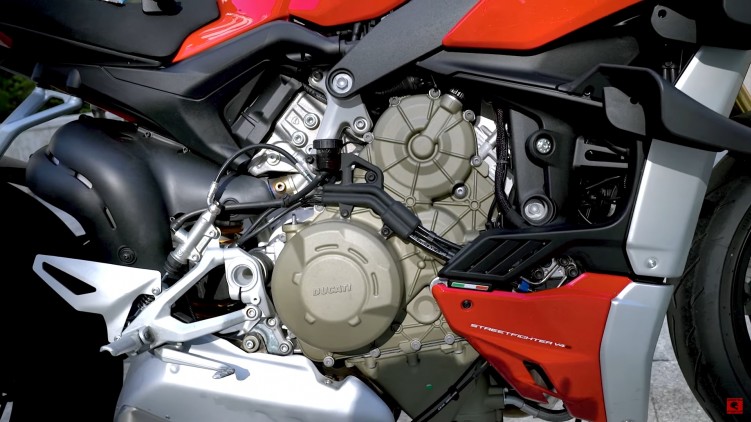 Ducati Streetfighter V4S silnik