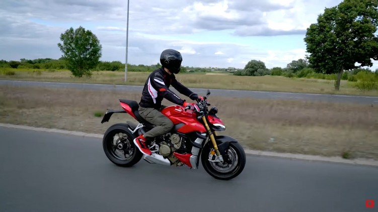 Ducati Streetfighter V4S trasa