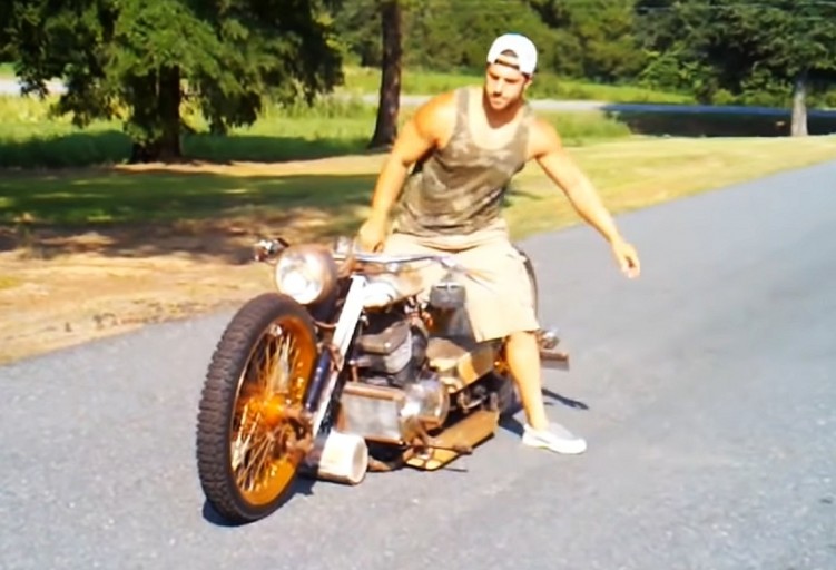 Redneck Limo Rat Bike Chopper od Todd Anglani