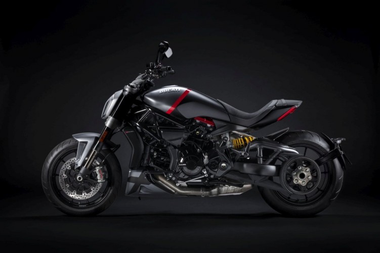 Ducati XDiavel Black Star 2021 1