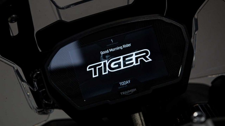 2021 triumph tiger 850 sport wyswietlacz