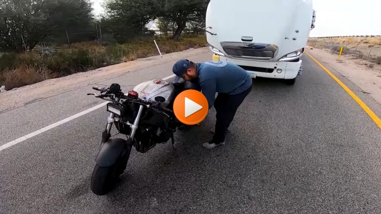 holowanie tira motocyklem