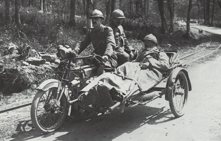 Motocykl armii francuskiej prawdopodobnie marki Peugeot
