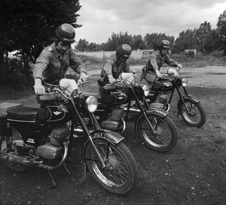 Motocykle WSK 175 zolnierzy Wojsk Ochrony Pogranicza