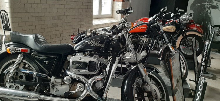 kolekcja motocykli harley davidson walcownia katowice