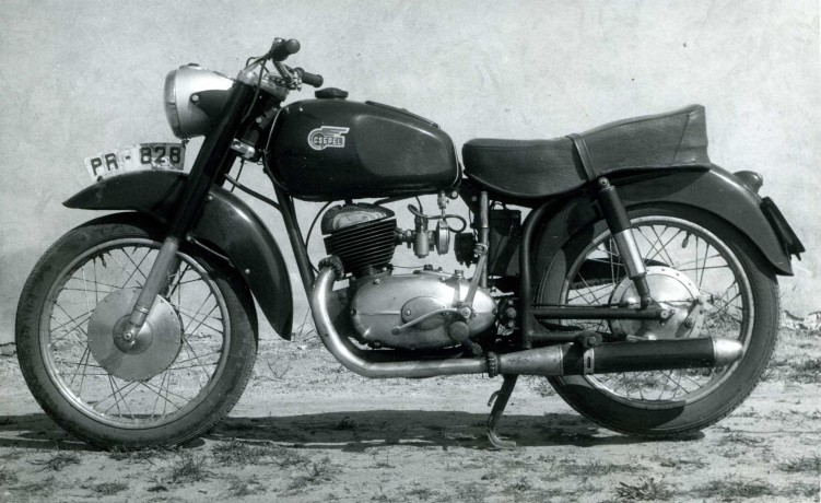 Motocykl Csepel Pannonia 250 de luxe z 1956 roku