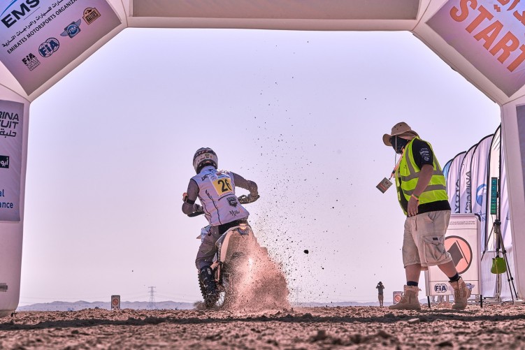 Abu Dhabi Desert Challenge 1
