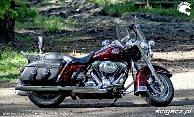 Harley Davidson Road King prawy bok