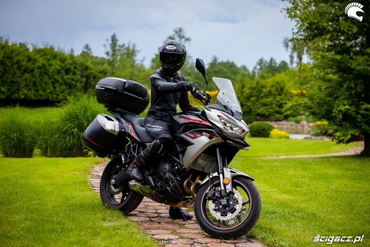 01 Kawasaki Versys 650 2022 test motocykla