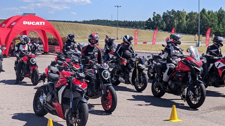 11 Ducati Riding Experience Level 2 Autodrom Jastrzab