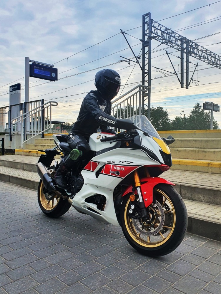 16 Yamaha R7 2022 stacja pkp