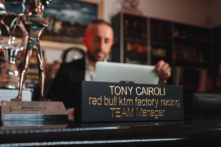 Red Bull KTM Tony Cairoli Team Manager 1