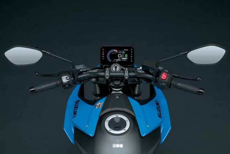 2023 suzuki gsx 8r 06