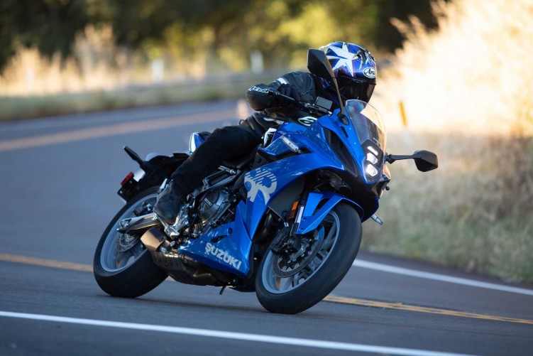 suzuki gsx 8r 2024 01