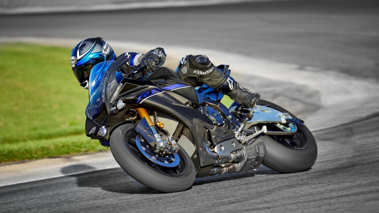 yamaha yzf r1m 01