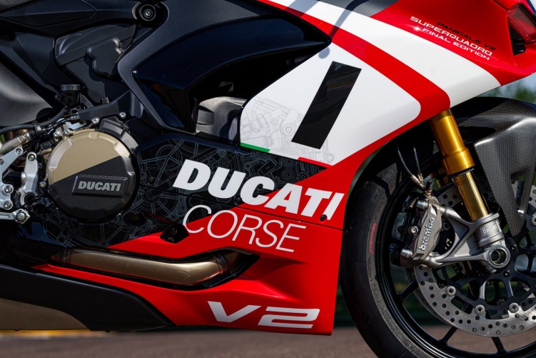 Ducati Panigale V2 Superquadro Final Edition 04