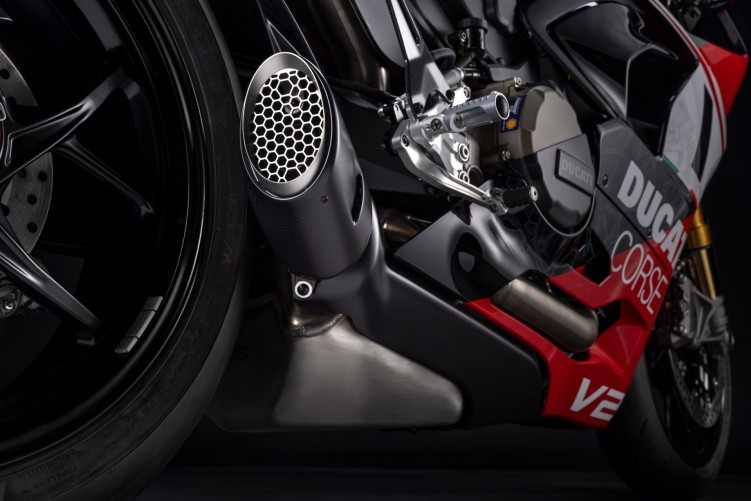 Ducati Panigale V2 Superquadro Final Edition 16