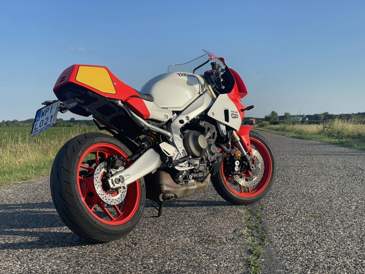 08 Yamaha XSR900 GP Sport Heritage