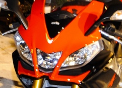 Aprilia RSV4 2009 swiatla