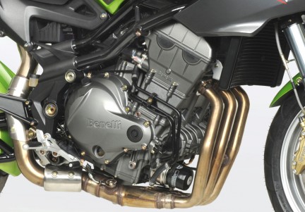 benelli trek 899 engine