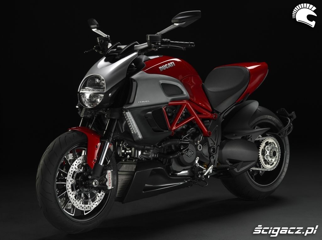 diavel nowy czerwony