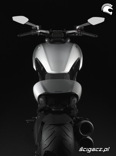 2011 Ducati Diavel 10