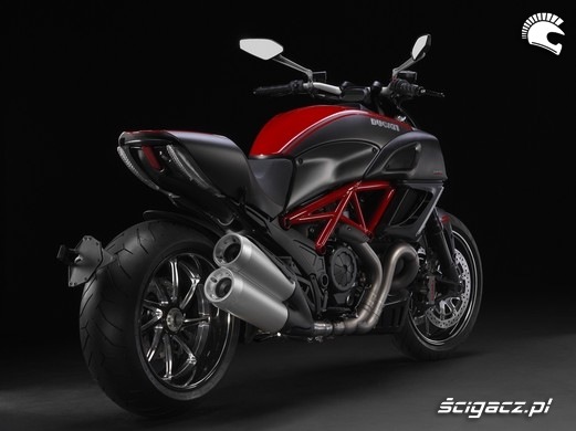 2011 Ducati Diavel 15