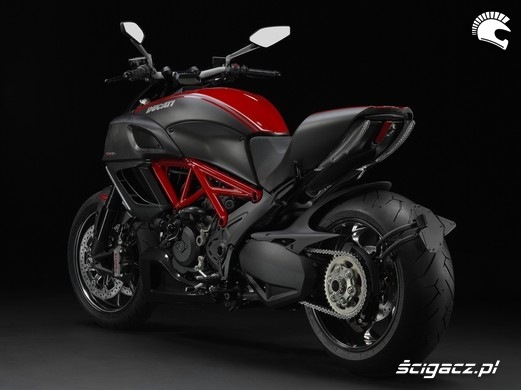 2011 Ducati Diavel 17