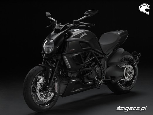 2011 Ducati Diavel 22